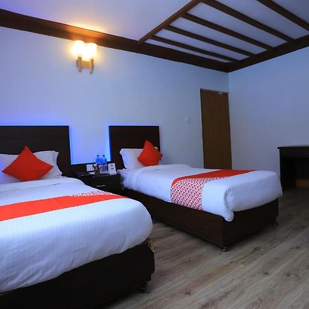 Oyo 591 Hotel Blue Moon Dharampur Kültér fotó