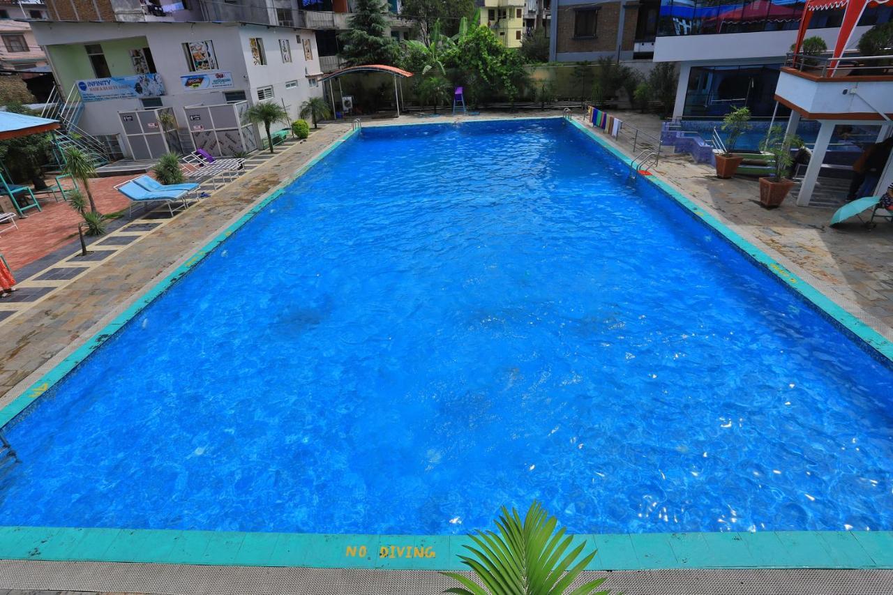 Oyo 591 Hotel Blue Moon Dharampur Kültér fotó