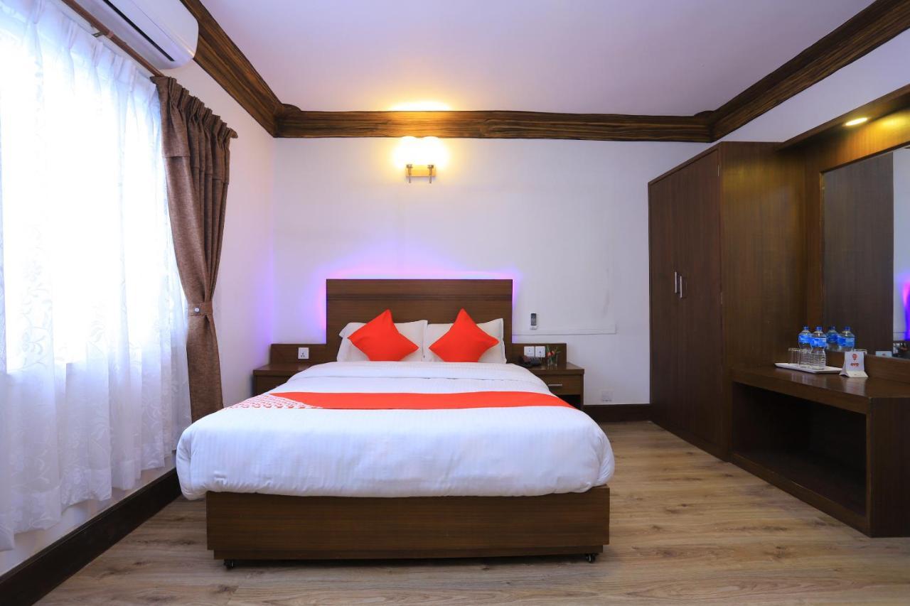 Oyo 591 Hotel Blue Moon Dharampur Kültér fotó