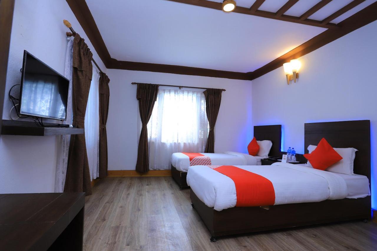Oyo 591 Hotel Blue Moon Dharampur Kültér fotó