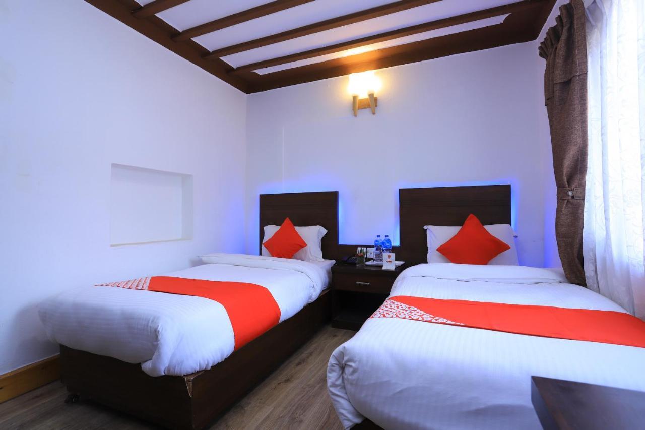Oyo 591 Hotel Blue Moon Dharampur Kültér fotó