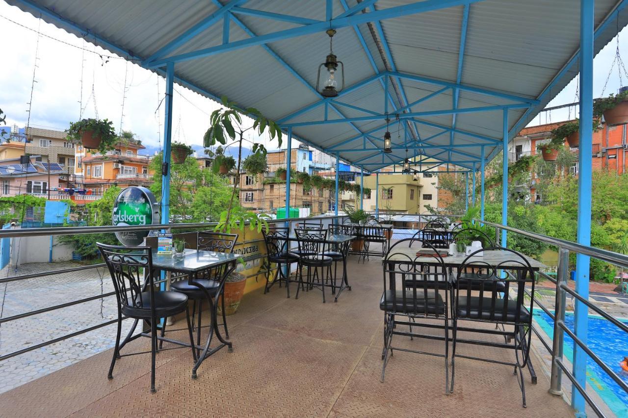 Oyo 591 Hotel Blue Moon Dharampur Kültér fotó