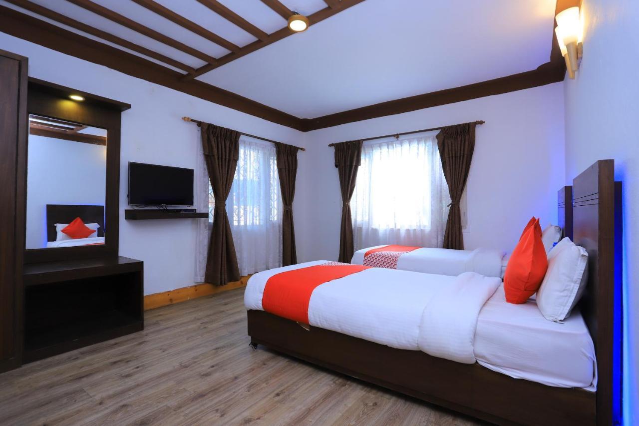 Oyo 591 Hotel Blue Moon Dharampur Kültér fotó