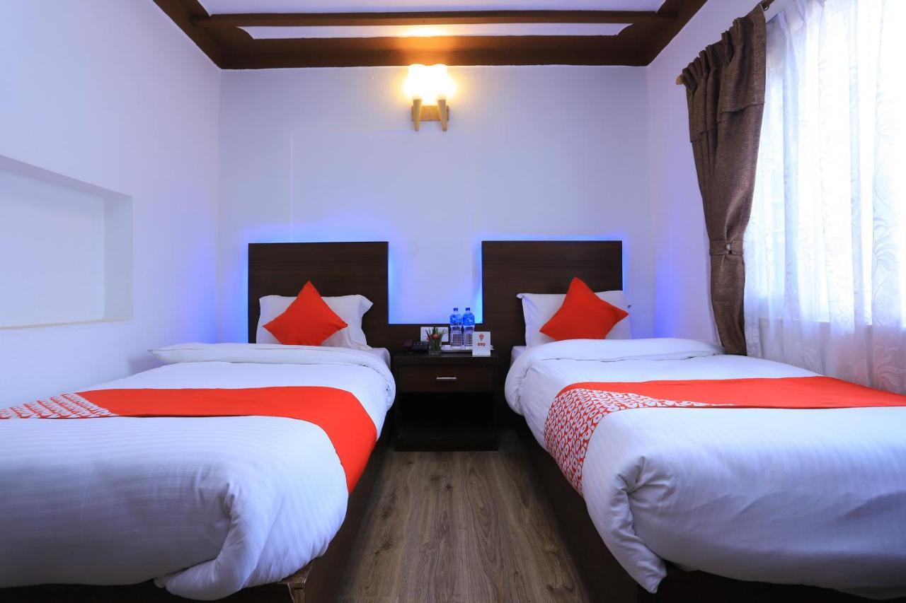 Oyo 591 Hotel Blue Moon Dharampur Kültér fotó
