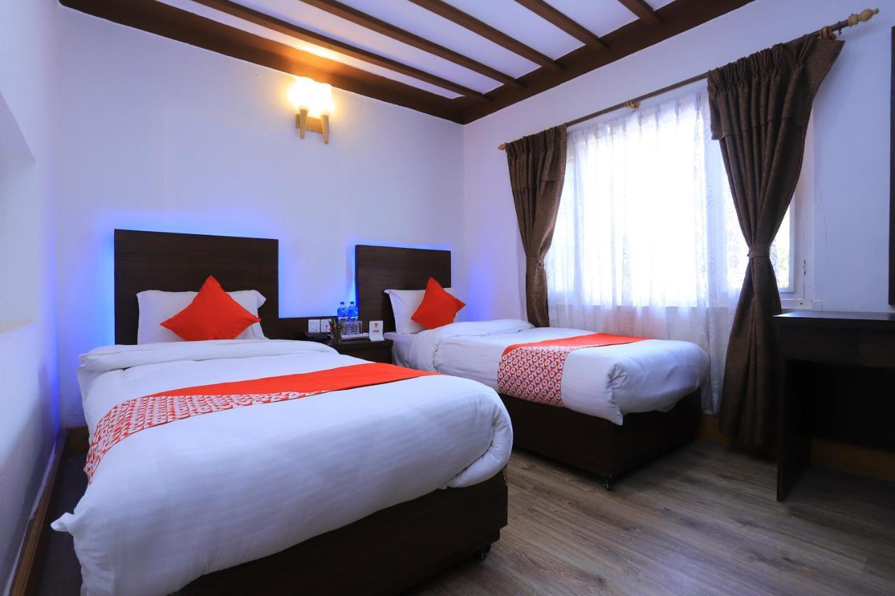 Oyo 591 Hotel Blue Moon Dharampur Kültér fotó