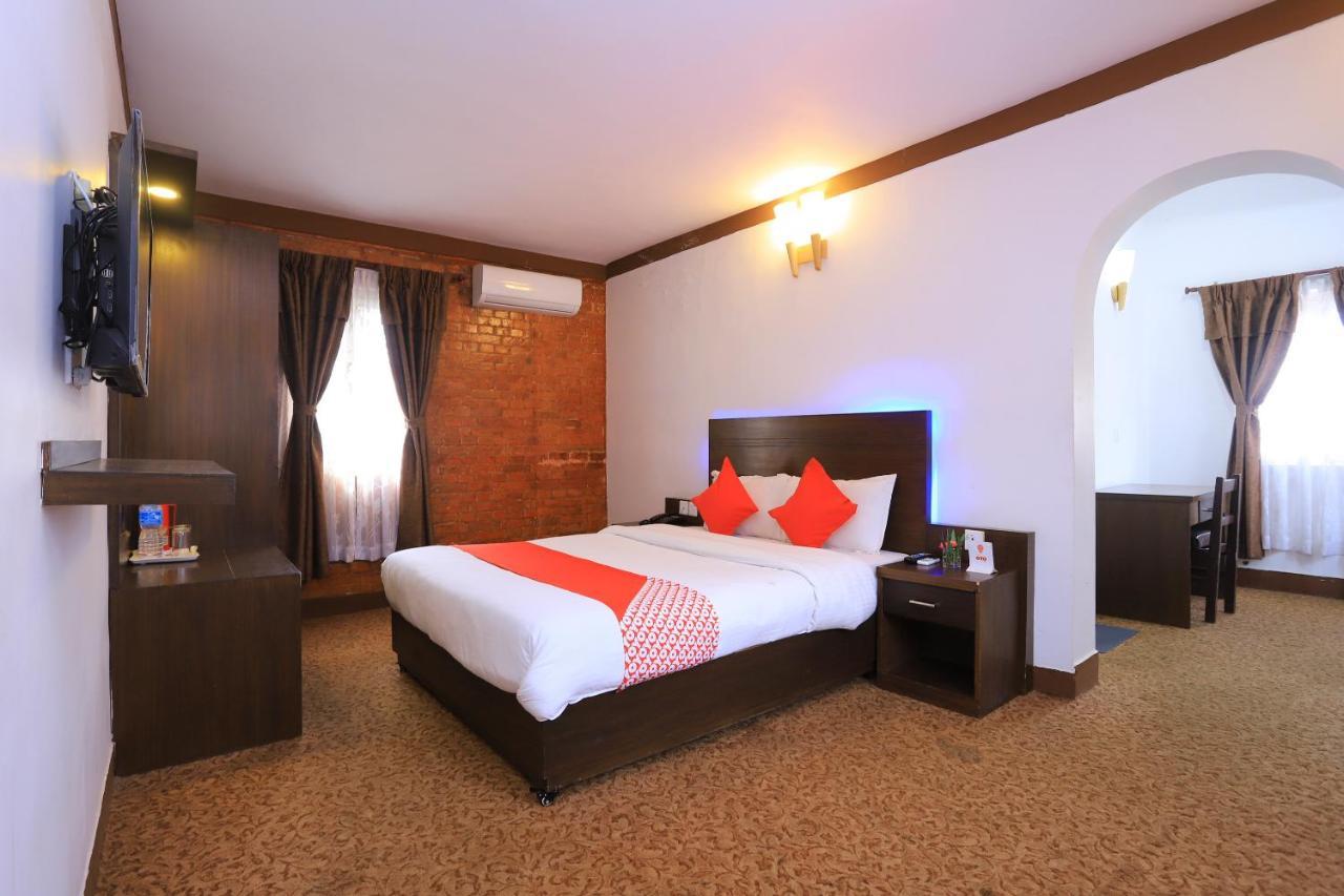 Oyo 591 Hotel Blue Moon Dharampur Kültér fotó