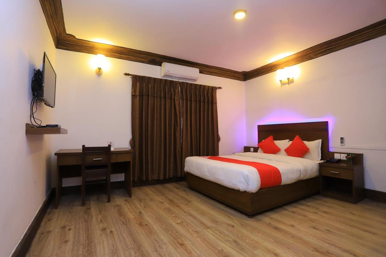 Oyo 591 Hotel Blue Moon Dharampur Kültér fotó