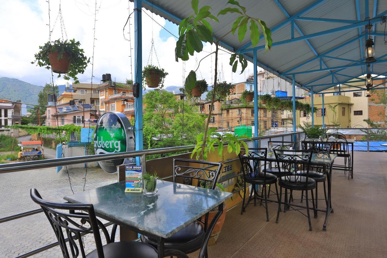 Oyo 591 Hotel Blue Moon Dharampur Kültér fotó