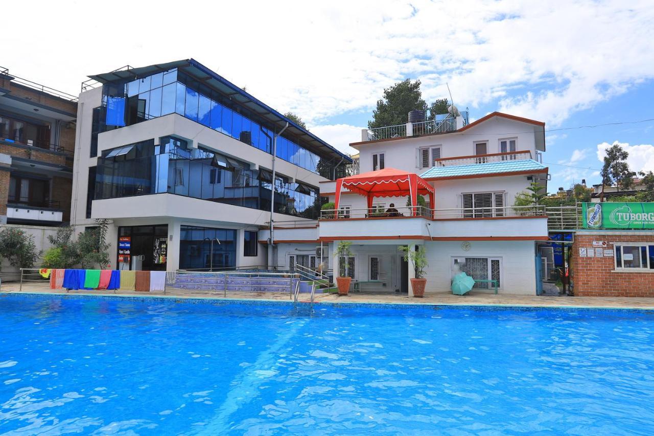 Oyo 591 Hotel Blue Moon Dharampur Kültér fotó
