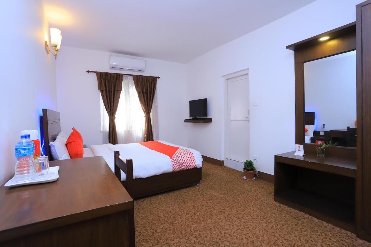 Oyo 591 Hotel Blue Moon Dharampur Kültér fotó