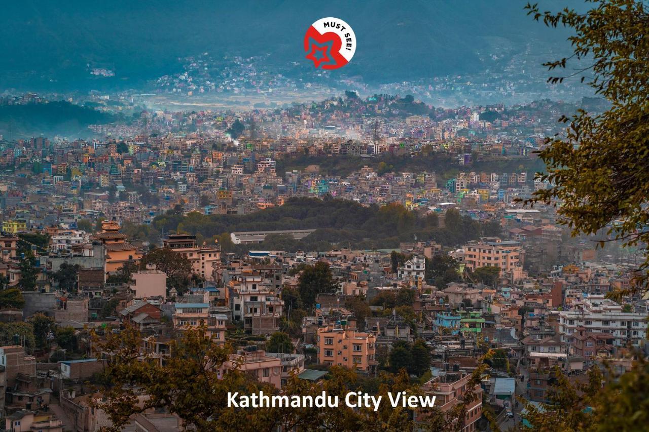 Oyo 591 Hotel Blue Moon Dharampur Kültér fotó